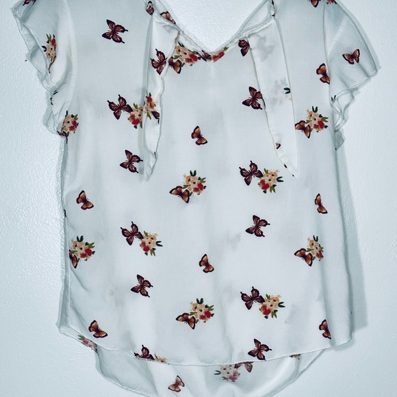 Ny Invasions Short Sleeve Butterfly Blouse - Picture 2 of 3